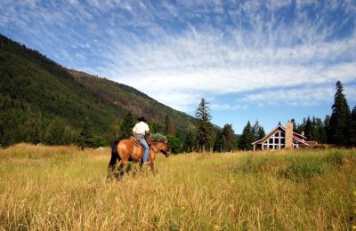 BC/Tod Mountain Ranch/Groß/Riding to Ranch