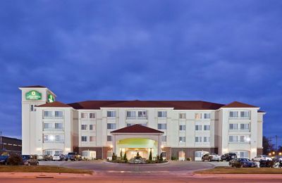 KS/Dodge City/La Quinta Inn & Suites/Aussen Nacht