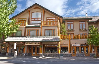 AB/Banff/Brewster's Mountain Lodge/Außenansicht