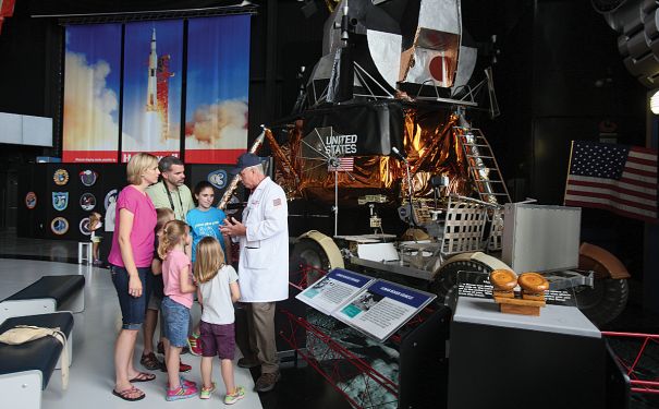 AL/Huntsville/U.S.Space & Rocket Center/Astronaut Leading Tour