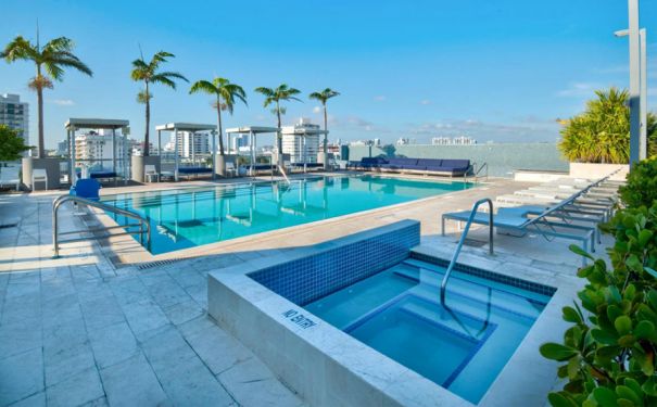 FL/Miami Beach/South Beach Hotel/Pool