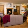 Zephyr Mountain Lodge: Wohnraum mit Kueche