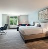 Zimmer mit King Bett, Hilton Garden Inn Melville, Plainview, Long Island, New York - Credit: Hilton Garden Inn Melville