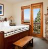 Zimmer 1 King, Juniper Springs Resort, Mammoth Lakes, Carlifonia Credit - Expedia