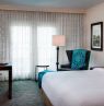 Zimmer mit King Bett, Gaylord Texan Resort & Convention Center, Grapevine, Texas - Credit: Gaylord Texan Resort & Convention Center