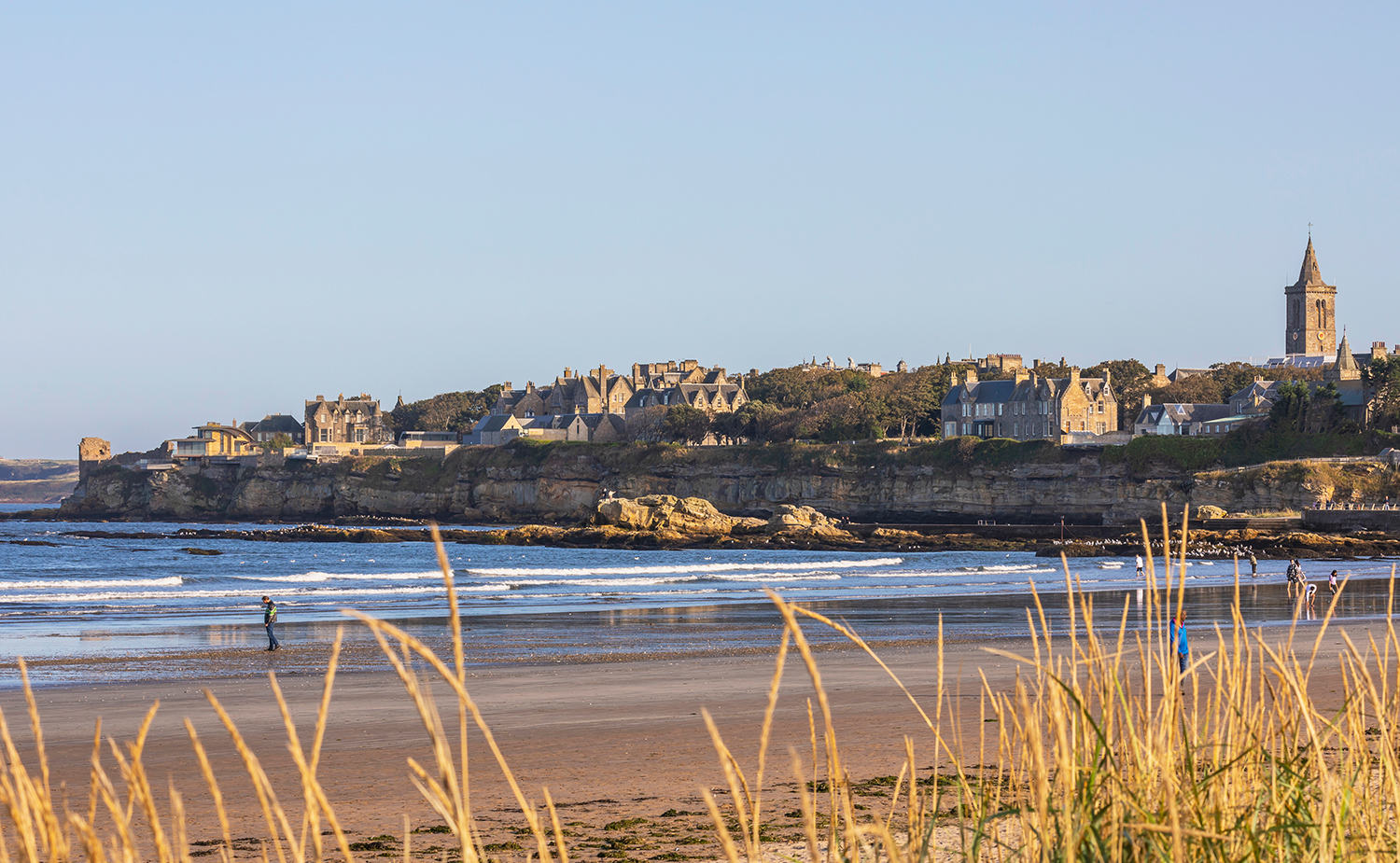 Strand in St Andrews, Schottland - Credit: Visit Scotland / Kenny Lam