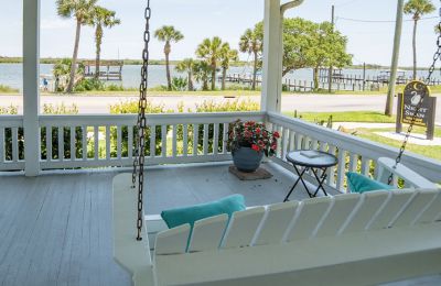 FL/New Smyrna Beach/Night Swan Intracoastal Bed and Breakfast/Veranda 2
