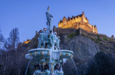SCO/Edinburgh/Blick auf Edinburgh Castle/Winter