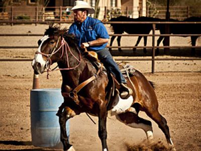 AZ/White Stallion Ranch/Reiter mit Fass 340