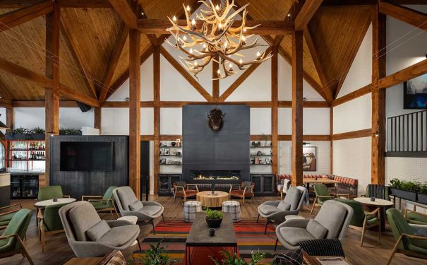 AB/Banff/Buffalo Mountain Lodge/Lobby
