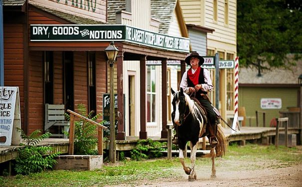 KS/Wichita/Old Cowntown Reiter