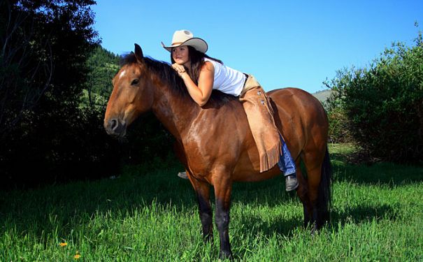 MT/Rocking Z Ranch/Frau auf Pferd