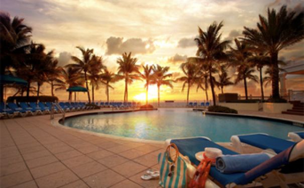 FL/Fort Lauderdale/Pelican Grand Beach Resort Pool 340