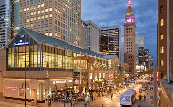 CO/Denver/Allg Bilder/16th Street Mall Evening