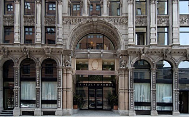 QC/Montréal/Le Place dArmes/Outside