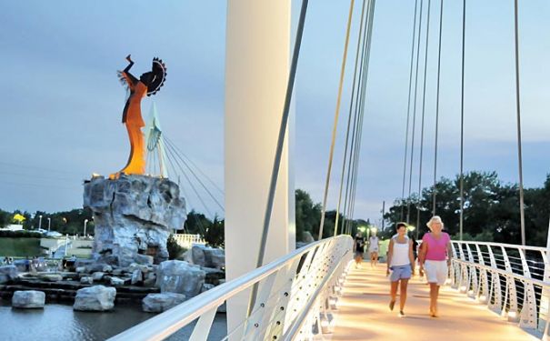 KS/Wichita/Keeper of the Plains