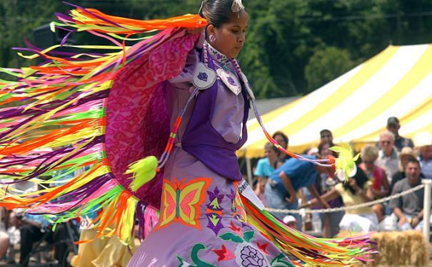 NC/Cherokee/Powwow Tänzer