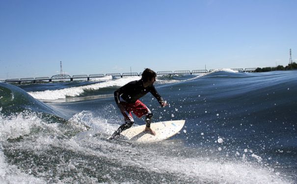 QC/Montreal/Surfing