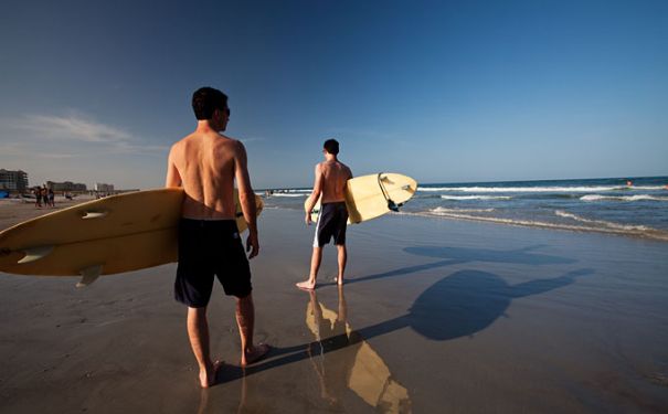 FL/Cocoa Beach/Surfer