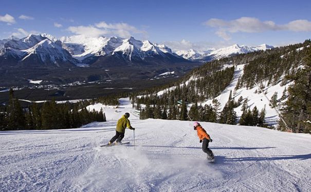 AB/Banff/Ski&Snowboarder