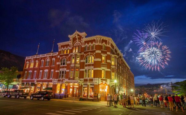 CO/Durango/Strater Hotel/Außenansicht Feuerwerk
