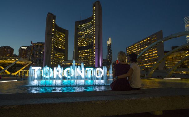 ON/Toronto/LED Schild