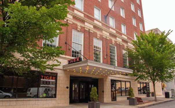 MO/Columbia/voco, The Tiger Hotel & The Broadway Columbia/Außenansicht