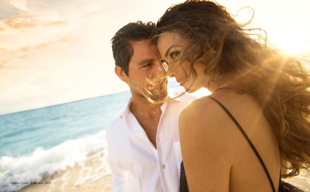 BAH/Themenreisen/Deluxe/Paar am Strand