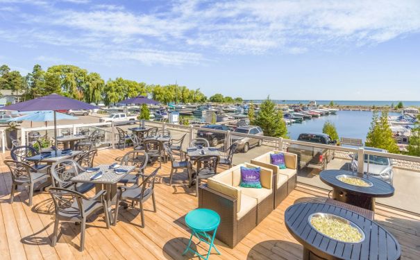 ON/Collingwood/Living Water Resort and Spa/Patio