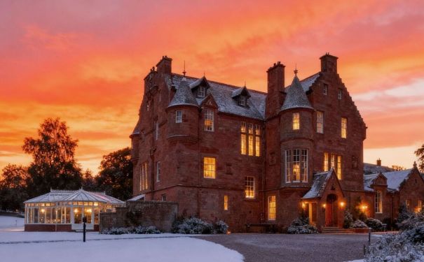 SCO/Peebles/Cringeltie House/Winter/Außenansicht