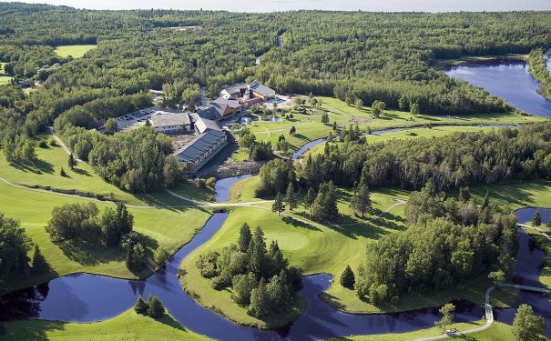 MB/Hecla Island/Lakeview Hecla Resort - Resort von oben