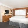 Zimmer mit King Bett, The Listel Hotel Whistler, Whistler, British Columbia - Credit: The Listel Hotel Whistler