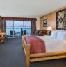 Zimmer mit King Bett, Tahoe Lakeshore Lodge & Spa, South Lake Tahoe, Kalifornien - Credit: Tahoe Lakeshore Lodge & Spa
