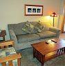 Passage Point: 1-Bedroom-Condo - Wohnzimmer