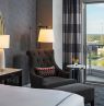 Zimmer mit King Bett, Kimpton Tryon Park Hotel, Charlotte, North Carolina - Credit: Kimpton Tryon Park Hotel