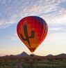 Heißluftballoon über der Sonora Wüste, Scottsdale, Arizona - Credit: Hot Air Expeditions