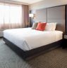 Zimmer mit King Bett, Crowne Plaza Moncton-Downtown, Moncton, New Brunswick - Credit: Crowne Plaza Moncton-Downtown