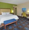 Zimmer mit King Bett, Hampton Inn by Hilton Halifax Downtown, Halifax, Nova Scotia - Credit: Hampton Inn by Hilton Halifax Downtown