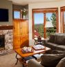Wohnzimmer, Juniper Springs Resort, Mammoth Lakes, Carlifonia Credit - Expedia