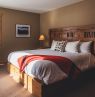Zimmer 1 King, Mount Engadine Lodge, Canmore, Alberta Credit - Expedia