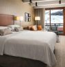 Zimmer mit 1 King Bett, Sheraton Steamboat Resort Villas, Steamboat Springs, CO Credit: Sheraton Steamboat Resort Villas