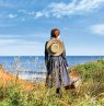 Frau blickt aufs Meer, Anne of Green Gables, Prince Edward Island - Credits: ACAT