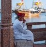 Alter Mann am Mutrah Corniche -  Credit: Ministry of Heritage & Tourism Sultanate of Oman