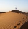 Omani in der Wüste, Sharqiya Sands - Credit: Ministry of Heritage & Tourism Sultanate of Oman