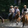 Ausritt durch den Fluss, Three Bars Guest Ranch, British Columbia - Credit: Three Bars Guest Ranch