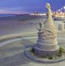 Statue am Strand, Hampton Beach, New Hampshire - Credit: NH Division of Travel and Tourism Development