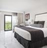 Zimmer 1 King, Inn on Fifth, Naples, Florida - Credit: Inn on Fifth