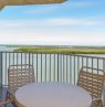 One Bedroom High Floor Resort Suite Balkon - Credit: Lovers Key Resort